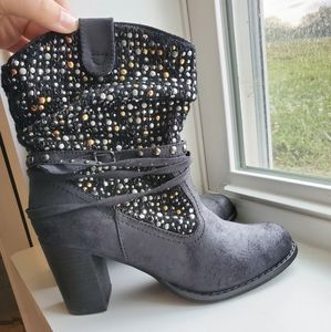 Not Rated boots